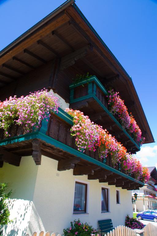 Pension Haus am Dorfplatz Flachau Exterior foto